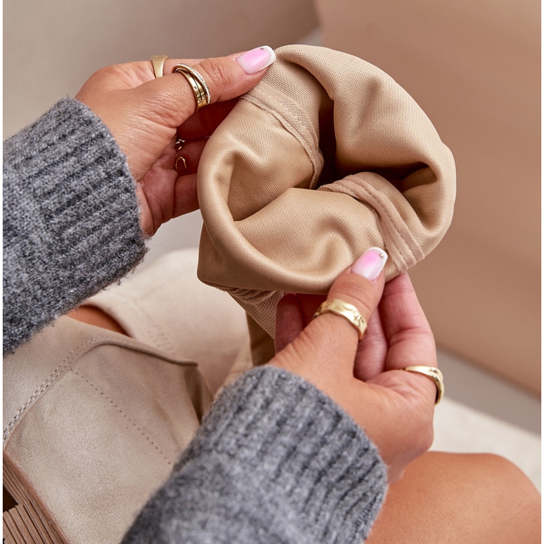 Erynn Plattklackade stövlar med över knäet gjorda av eko-mocka, beige Linnithia 2