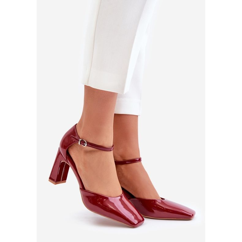 Burgundy Emindria patent eco läder pumps på en hög klack röd 1