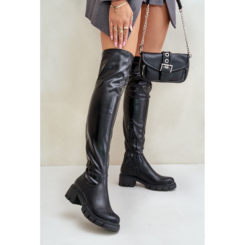Over-the-knee boots med platt klack gjorda av eko-läder Mesiga svart 1