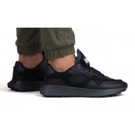 Tommy Hilfiger Runner Mix Material M EM0EM01259BDS skor svart 2