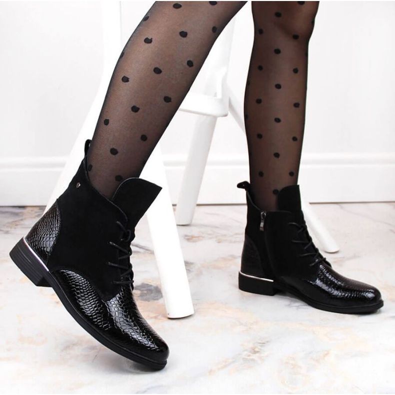 Filippo W PAW476 isolerade stövlar i svart lack 2