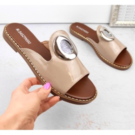 M.Daszyński W SAN34 beige patenttofflor 2