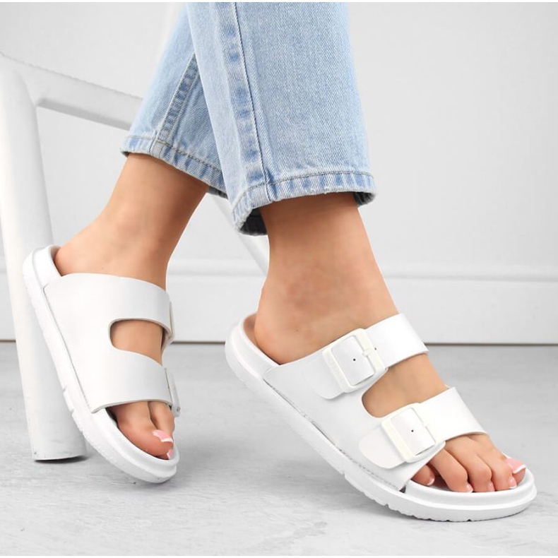 Big Star INT2004B flipflops i skum med spännen, vita 1