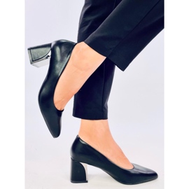 Kerrigan Black högklackade pumps svart 2
