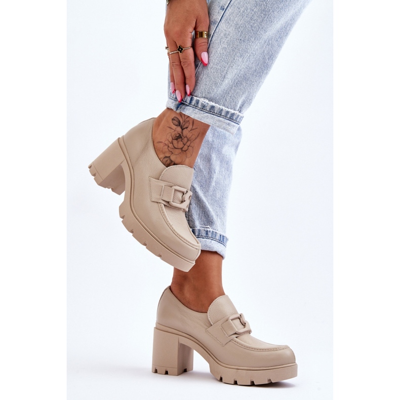 Skor Modell 20097 Beige Lack 1