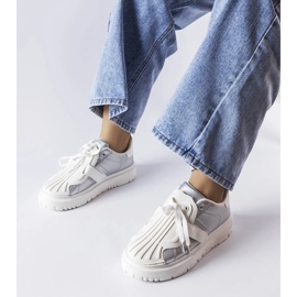 Silversneakers för damer på plattformen 2