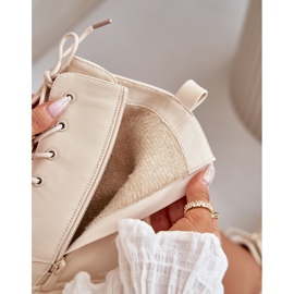 Isolerade kvinnors stövlar med beige stift 2