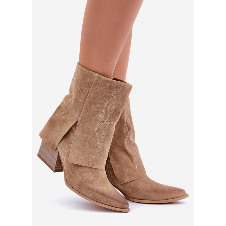 Cowboystövlar i mocka på hög klack med uppvikt ovandel Zazoo 3488 Beige 1