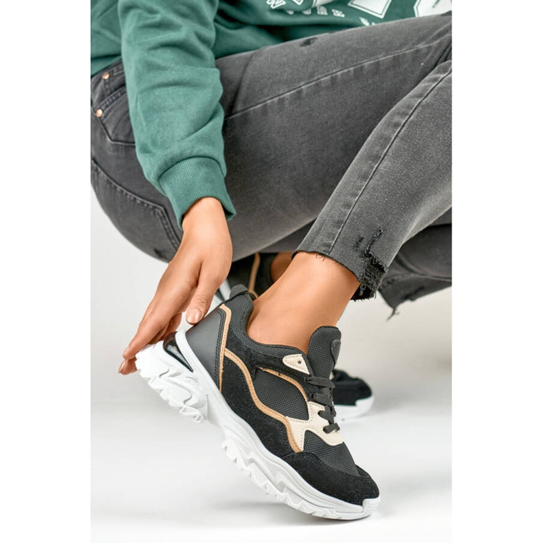 Damsneakers med tjock sula, svart 9062-B 2