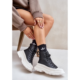 Läderisolerade sneakers på en massiv plattform Big Star OO274A599 Svart 1