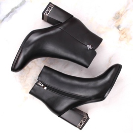 Kvinnors svarta isolerade stövlar med Filippo DBT4842/23 BK 2