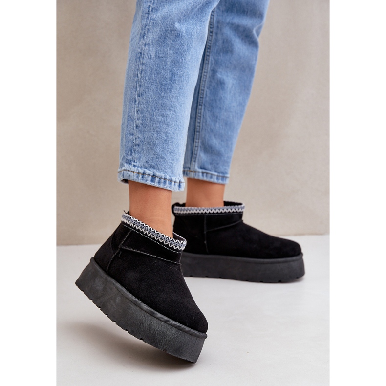 Svarta plattformssnöskor med dekorativa broderier 2