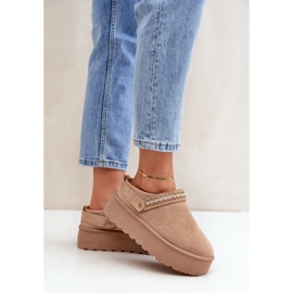 Beige snökängor med dekorativa broderier 2