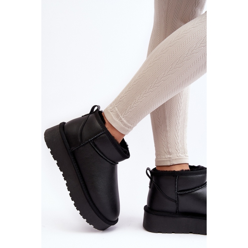 Svarta snöstövlar i läder med pälsfoder 2