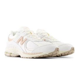 New Balance U M2002RVF skor vit 3