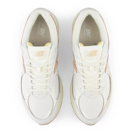 New Balance U M2002RVF skor vit 6