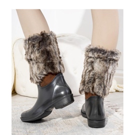 Svarta stövlar med päls från Corrales - Solea 1