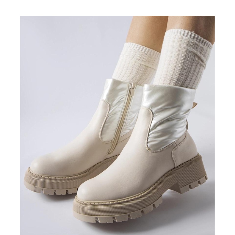 Beige stövletter med dekorativ ovandel från Garrett - Solea 1