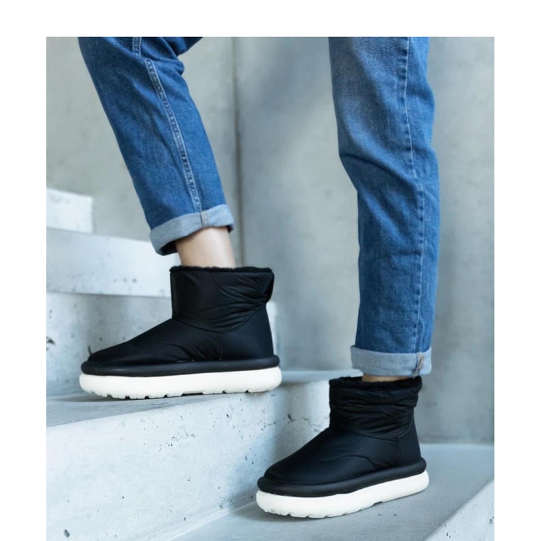 Svarta varma snöstövlar på Cores - Solea-plattformen 1