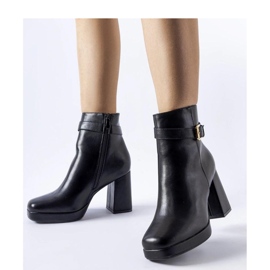 Svarta isolerade klassiska ankelboots av Caio - Solea mocka 1