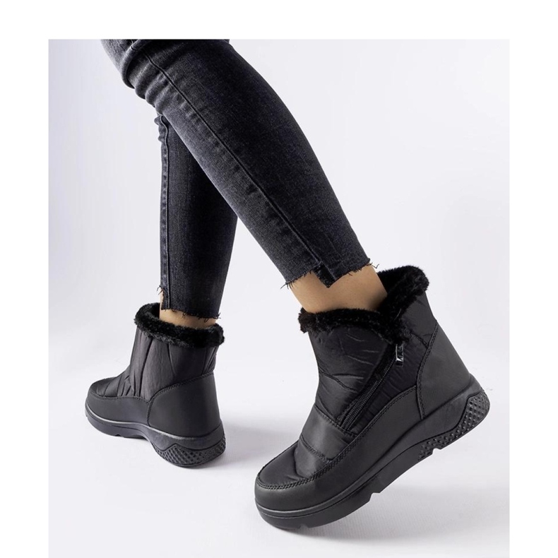 Svarta isolerade snöstövlar med dragkedja 1