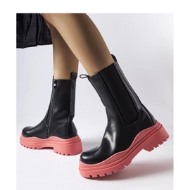 Svarta stövlar med färgad sula 1