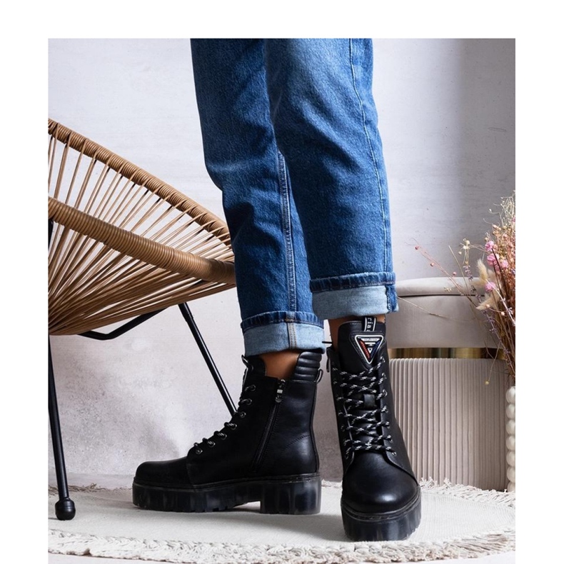 Svarta stövlar, naturläder 1