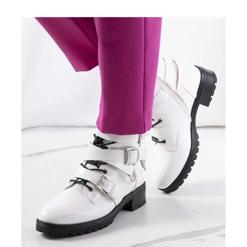 Stövletter för kvinnor med dragkedja och spännen, vita 1
