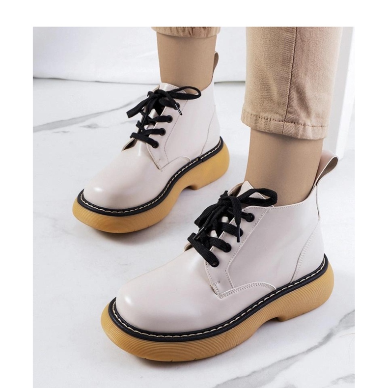 Beige bovver boots från Redelelek - Solea 1