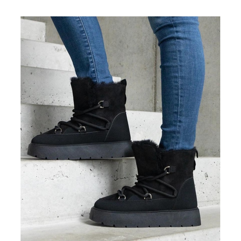 Svarta plattformssnöskor med pälsisolering 1