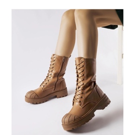 Brunt isolerade kvinnliga arbetare 1