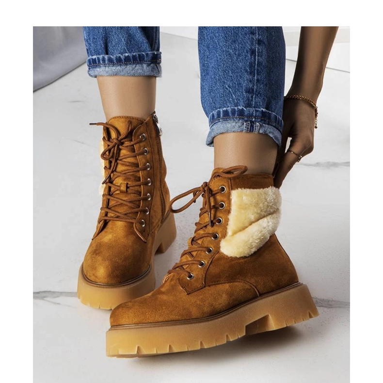 Bruna isolerade stövlar med päls 1