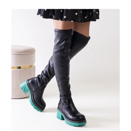 Svarta isolerade stövlar med massiv klack 1