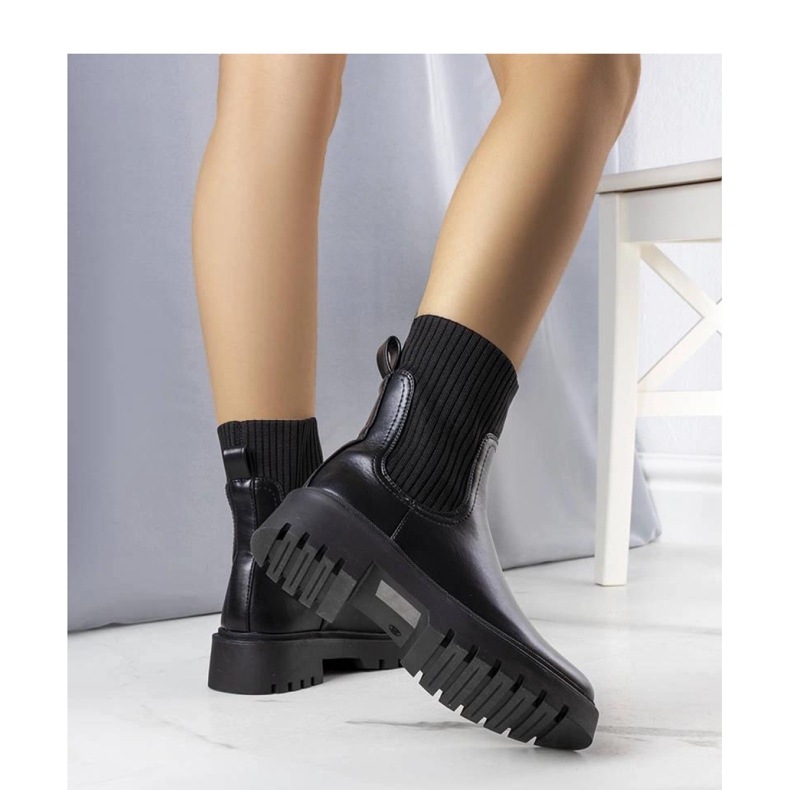 Svarta isolerade stövlar 1