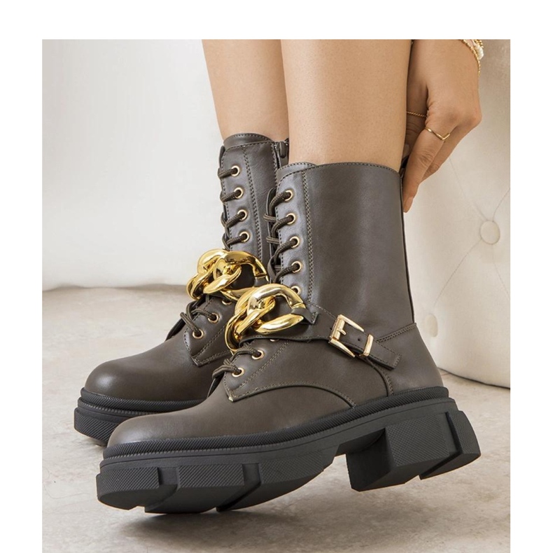 Gröna vandringskängor med kedja 1