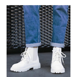 Ljusbeige isolerade vandringskängor 1