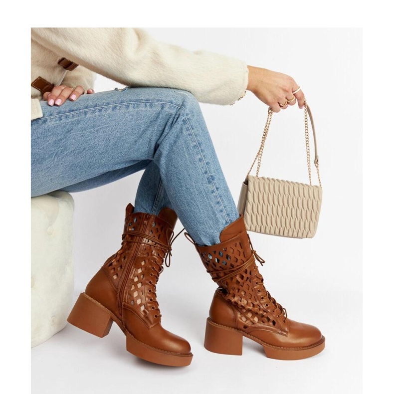 Bruna öppna stövlar med höga klackar 1