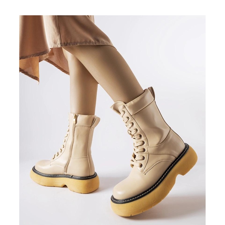 Beige isolerade plattformsarbetare 1