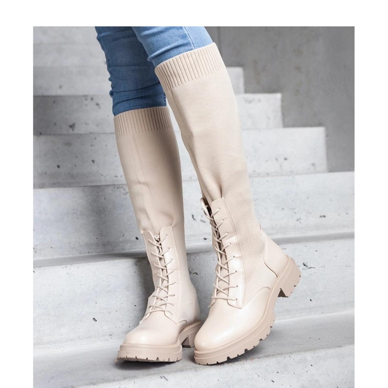 Beiga slip-on boots med en flexibel tyg ovandel beige 1