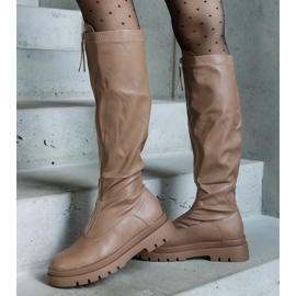 Bruna stövlar i ekoläder med platt klack dekorerade med dragkedja 1