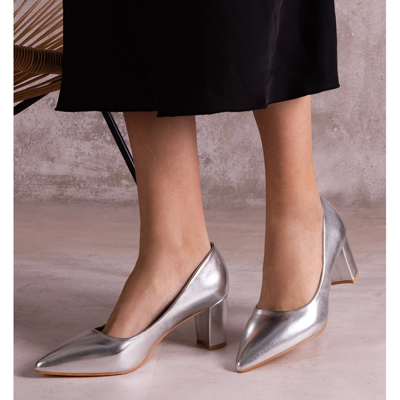 Silvermetallpumpar på posten 2