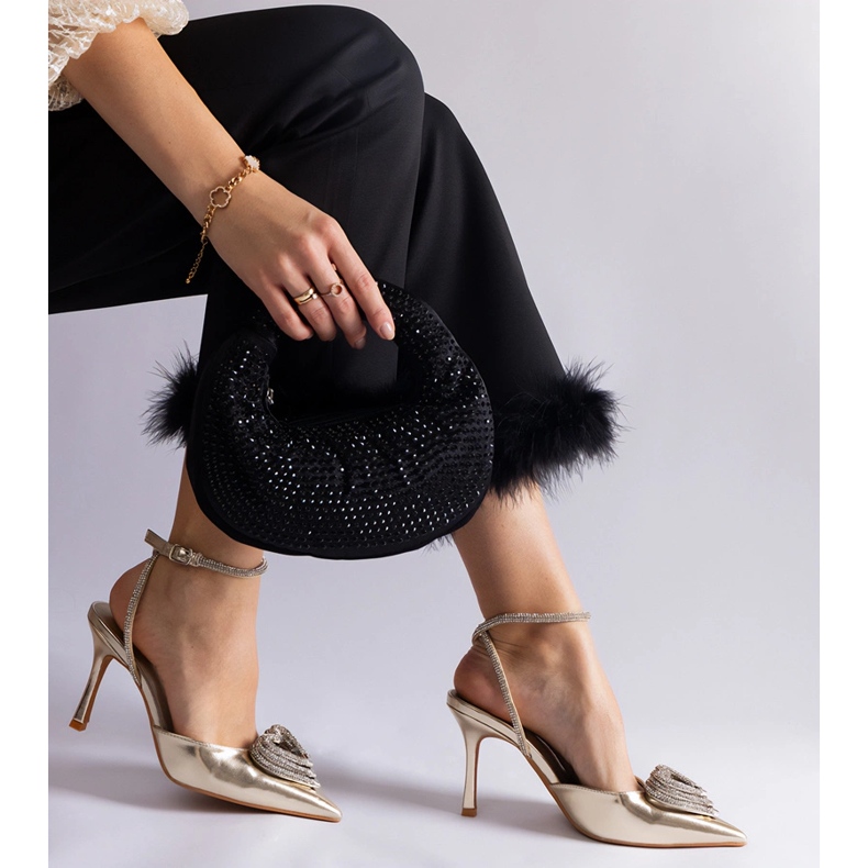 Högklackat i guld med öppen klack dekorerad med zirkoner gyllene 2