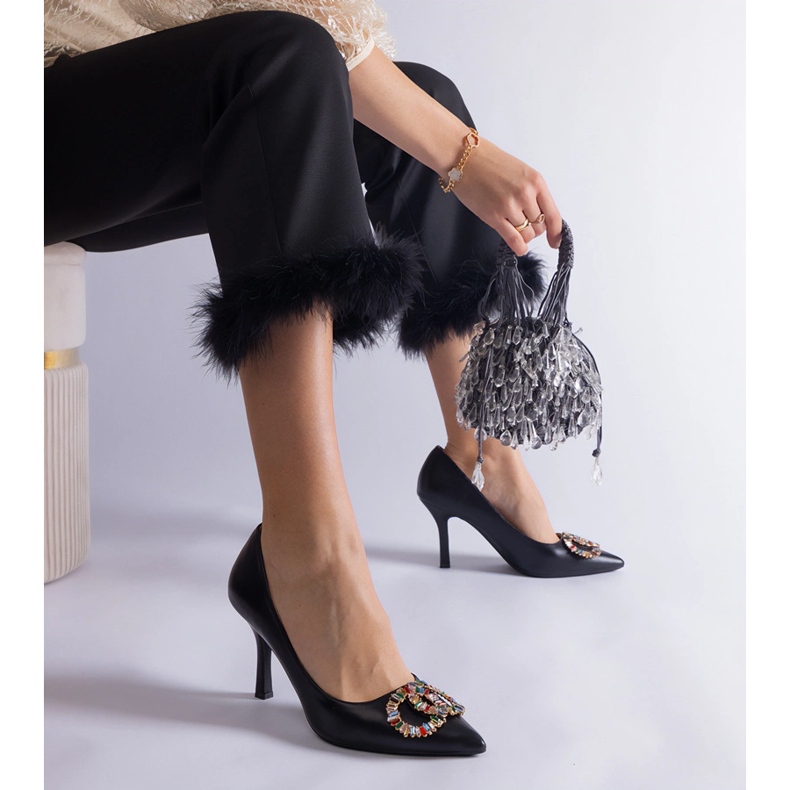 Svarta höga klackar dekorerade med färgglada zirkoner 2