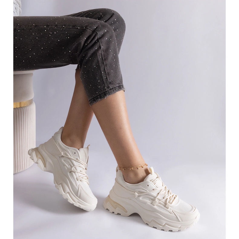 Beige Sports Sneakers på en massiv sula 2