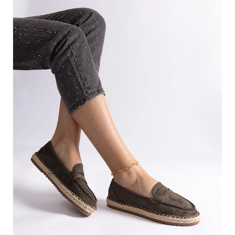 Grön glidande espadrilles på plattformen 2
