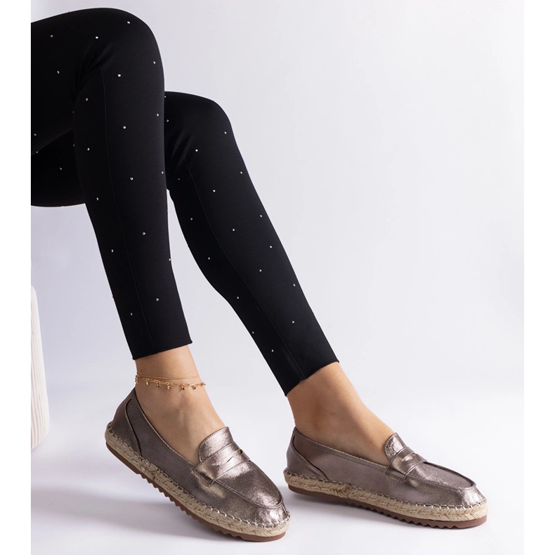 Brun glidande espadrilles på plattformen 2