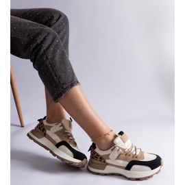 Beige sneakers dekorerade med ett djurmotiv 2