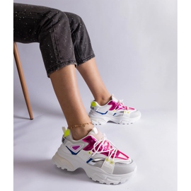 Vita och rosa sport sneakers 1