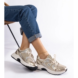 Klassiska sportsneakers i guld gyllene 2