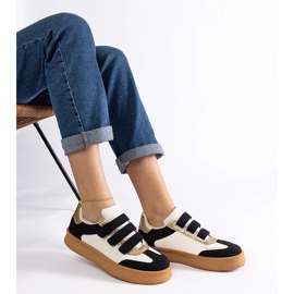 Svarta sneakers med kardborreknäppning 1